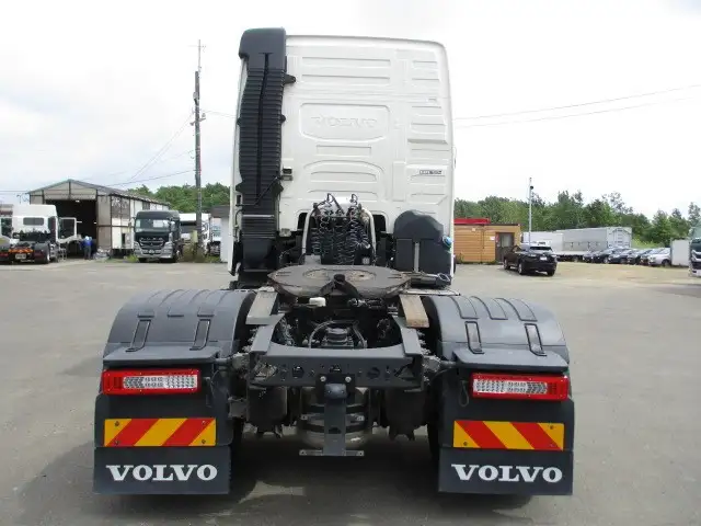ボルボ トラック 大型 トラクター エアサス ベッドの中古トラック画像4