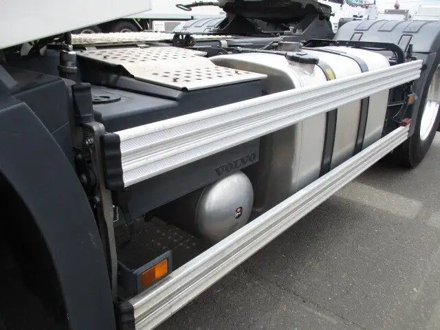 ボルボ トラック 大型 トラクター エアサス ベッドの中古トラック画像14