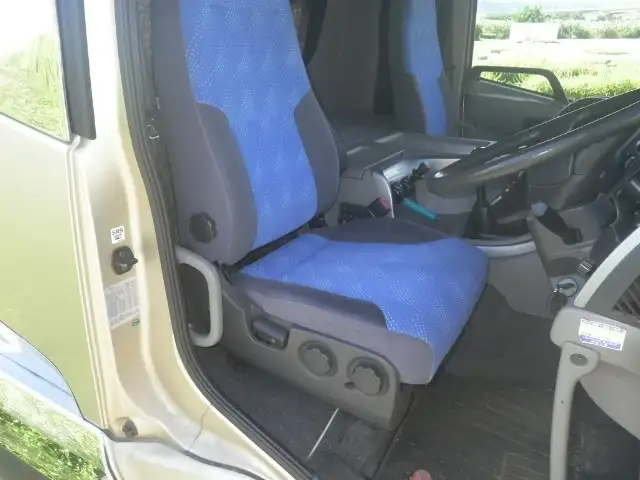 日産UD クオン 大型 トラクター ハイルーフ 1デフの中古トラック画像11