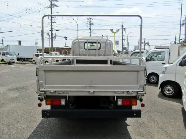 トヨタ ダイナ 小型 平ボディ TKG-XZU605 H28の中古トラック画像3