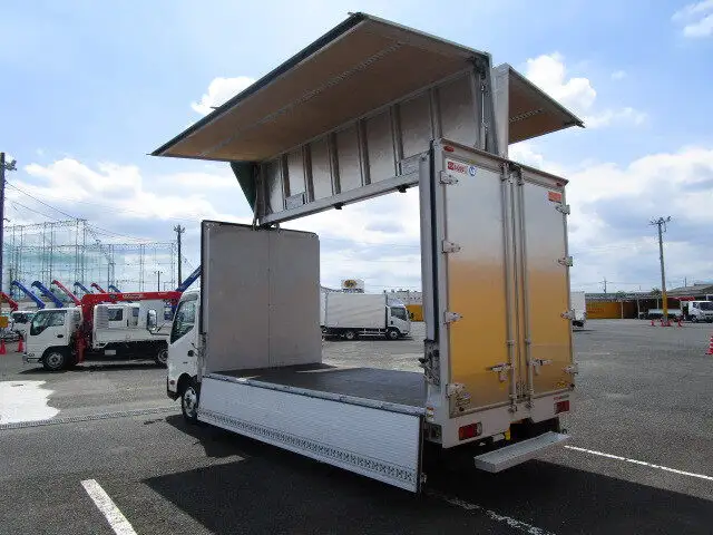 日野 デュトロ 小型 ウイング TPG-XZU710M H31/R1の中古トラック画像2