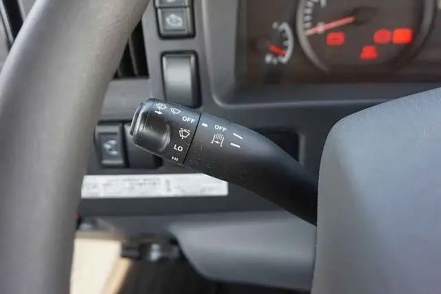 いすゞ エルフ 小型 平ボディ TRG-NMR85R H28の中古トラック画像15