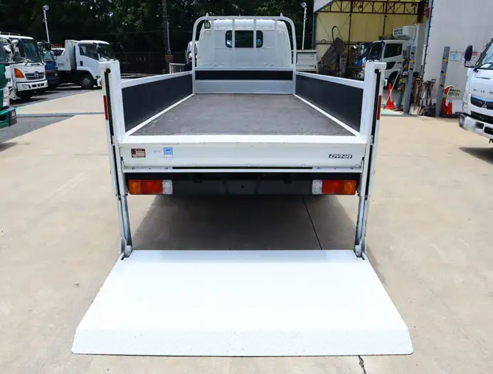 トヨタ ダイナ 小型 平ボディ パワーゲート 2RG-XZU650の中古トラック画像5