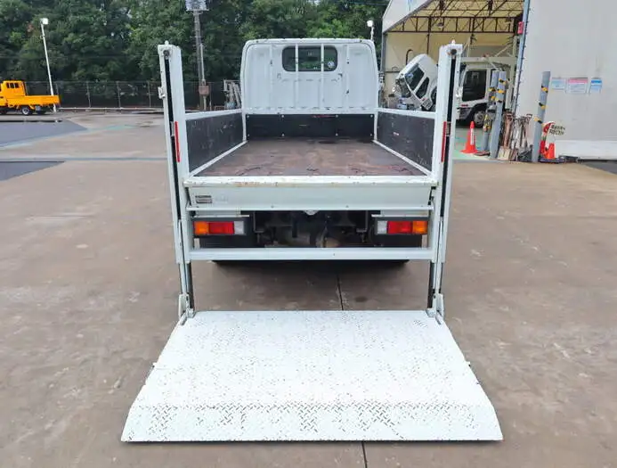 日産 アトラス 小型 平ボディ パワーゲート TKG-FBA5Wの中古トラック画像5