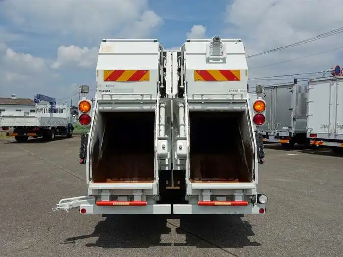 三菱 ファイター 中型/増トン パッカー車 プレス式 TKG-FK71Fの中古トラック画像5