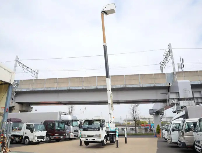 いすゞ エルフ 小型 高所・建柱車 高所作業車 電工仕様の中古トラック画像10