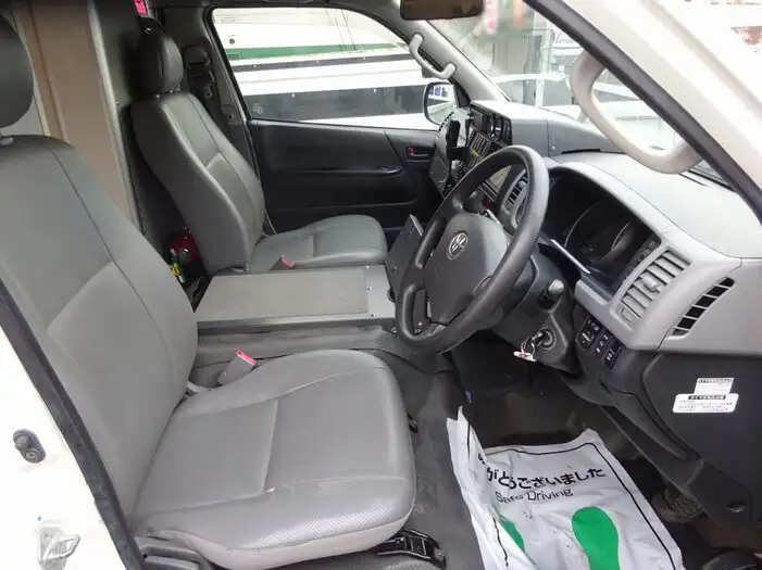 トヨタ ハイエース 小型 特殊車両 CBF-TRH226S H21の中古トラック画像9