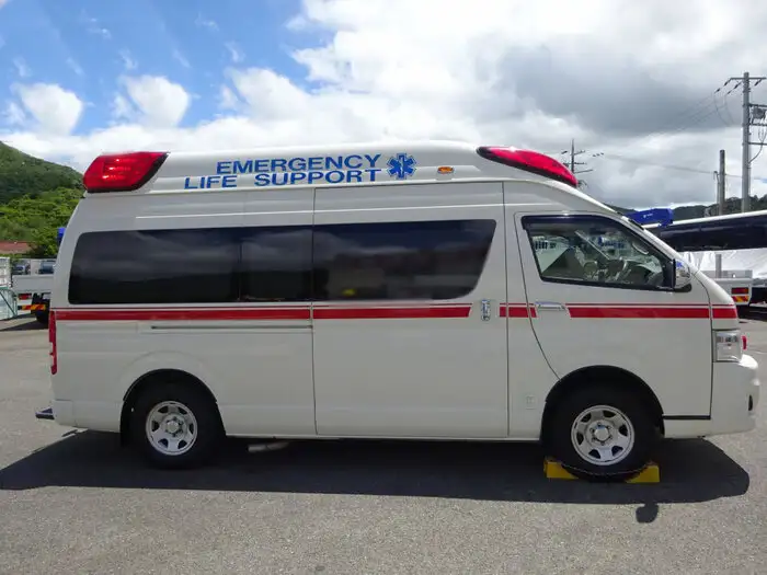 トヨタ ハイエース 小型 特殊車両 CBF-TRH226S H25の中古トラック画像3