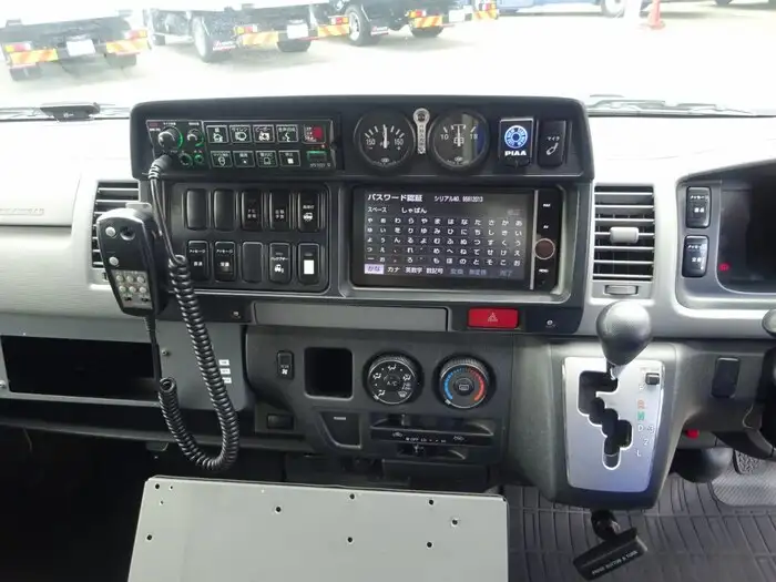 トヨタ ハイエース 小型 特殊車両 CBF-TRH226S H25の中古トラック画像15
