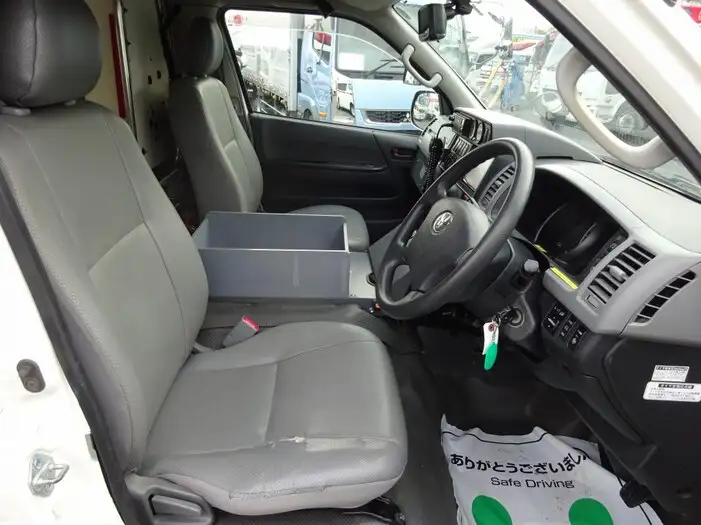 トヨタ ハイエース 小型 特殊車両 CBF-TRH226S H20の中古トラック画像15