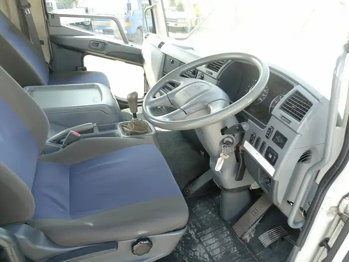 三菱 ファイター 中型/増トン 平ボディ ベッド SKG-FK61Fの中古トラック画像9