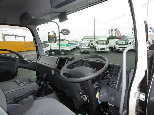 いすゞ フォワード 中型/増トン ウイング エアサス ベッドの中古トラック画像12