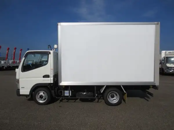 三菱 キャンター 小型 冷凍冷蔵 保冷 床ステンの中古トラック画像4
