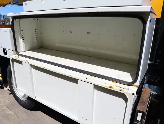 日野 デュトロ 小型 高所・建柱車 高所作業車 電工仕様の中古トラック画像4