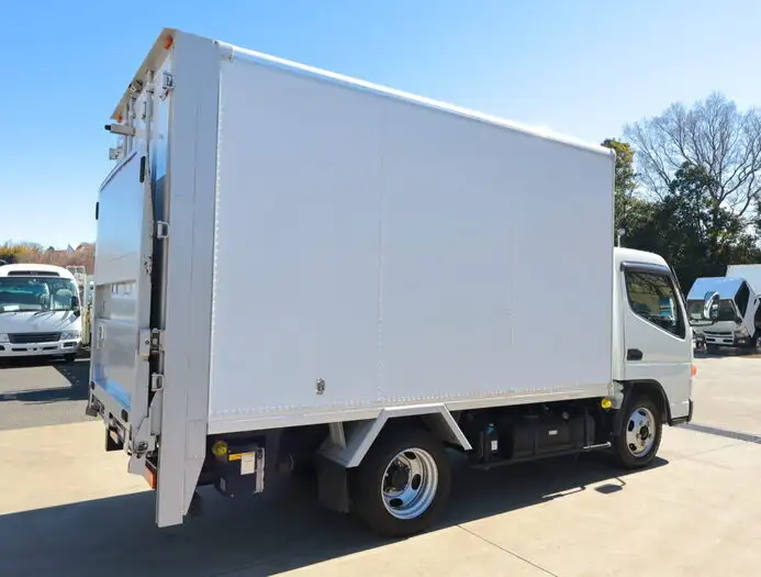 日産 アトラス 小型 アルミバン パワーゲート 3枚観音の中古トラック画像2