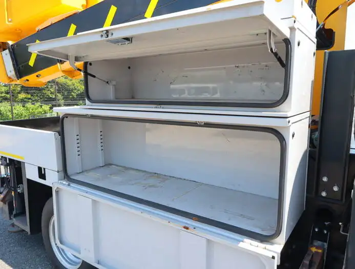 いすゞ エルフ 小型 高所・建柱車 高所作業車 電工仕様の中古トラック画像4