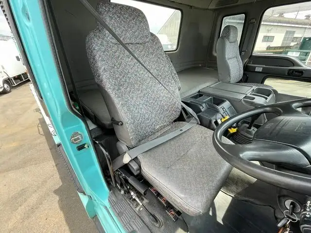 いすゞ ギガ 大型 ミキサー・ポンプ ベッド PDG-CXZ77K8の中古トラック画像14