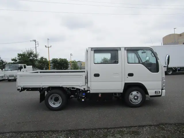 いすゞ エルフ 小型 平ボディ Wキャブ 2RG-NJR88Aの中古トラック画像4