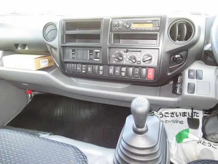 日野 デュトロ 小型 ウイング 2RG-XZU722M R4の中古トラック画像13
