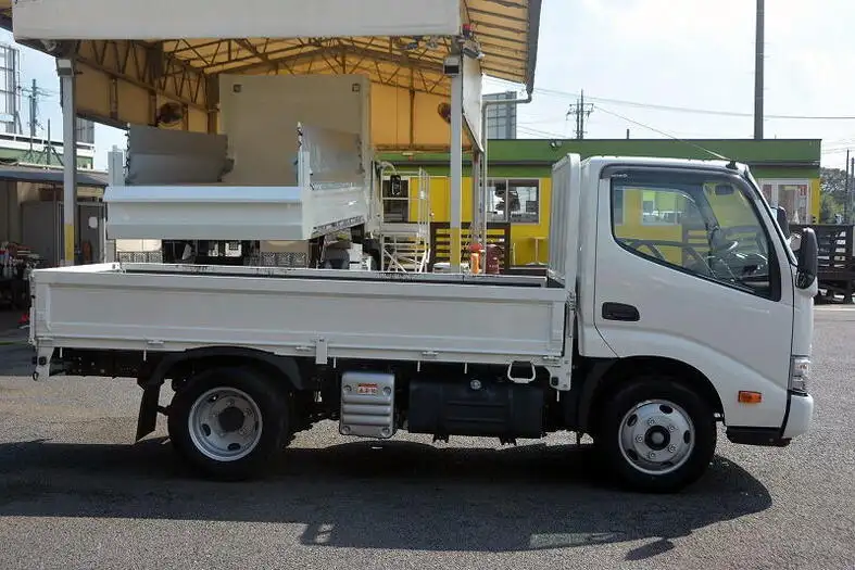 日野 デュトロ 小型 平ボディ 2RG-XZU605M R2の中古トラック画像3