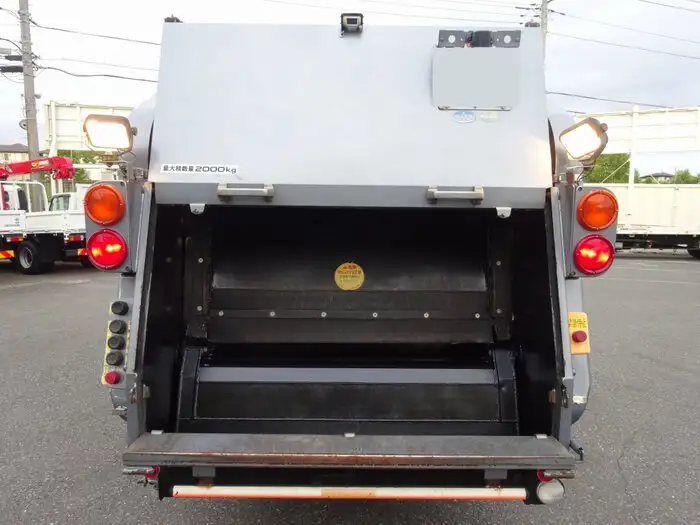 いすゞ エルフ 小型 パッカー車 プレス式 回転ダンプ式の中古トラック画像4
