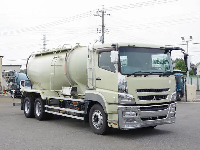 三菱 スーパーグレート 大型 タンク車 バルク QKG-FU50VYの中古トラック画像2