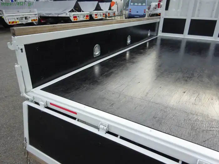 いすゞ エルフ 小型 平ボディ 2RG-NMR88R R2の中古トラック画像10