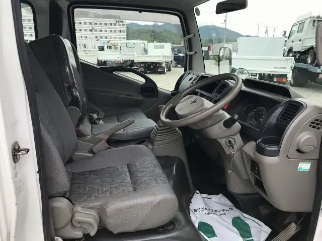 日産 アトラス 小型 平ボディ Wキャブ 床鉄板の中古トラック画像8