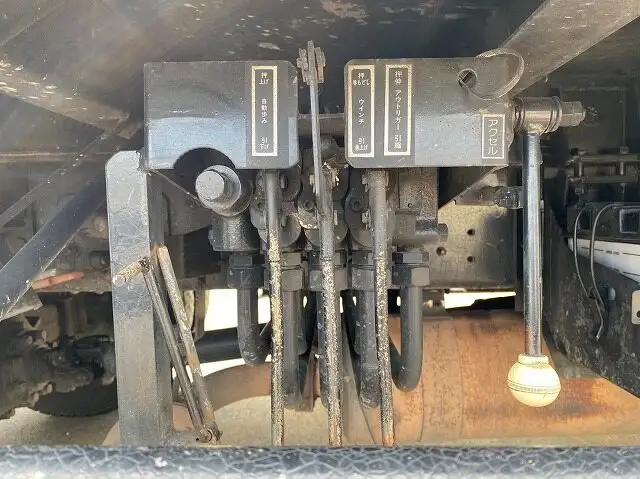 いすゞ フォワード 中型/増トン 車両重機運搬 ウインチ ベッドの中古トラック画像10