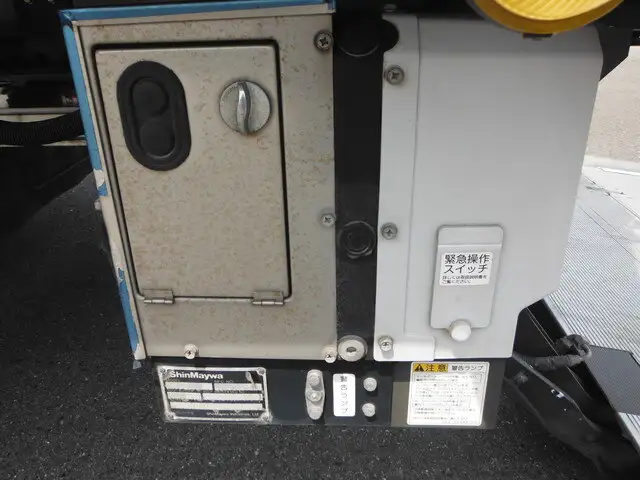 三菱 キャンター 小型 冷凍冷蔵 低温 パワーゲートの中古トラック画像15