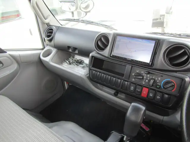 トヨタ トヨエース 小型 平ボディ XZU640 H27の中古トラック画像9
