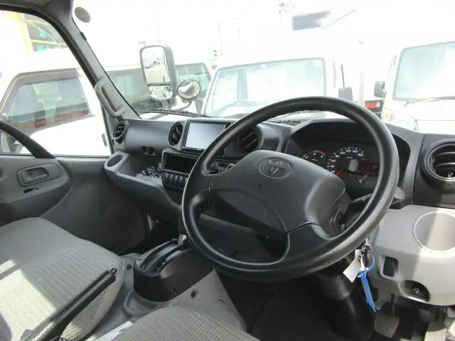 トヨタ トヨエース 小型 平ボディ XZU640 H27の中古トラック画像7
