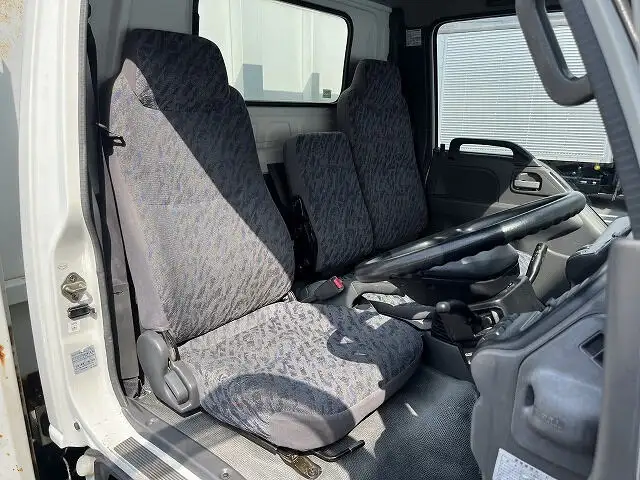いすゞ エルフ 小型 ウイング 幌ウイング KR-NKR81LAVの中古トラック画像9