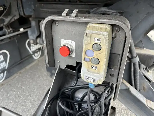 いすゞ エルフ 小型 アルミバン パワーゲート KR-NPR72PAVの中古トラック画像9