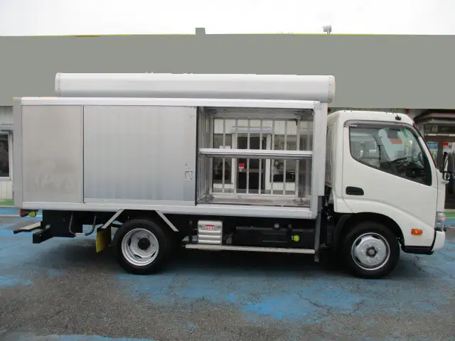 日野 デュトロ 小型 アルミバン ボトルカー サイドドアの中古トラック画像3
