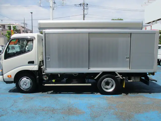 日野 デュトロ 小型 アルミバン ボトルカー サイドドアの中古トラック画像2