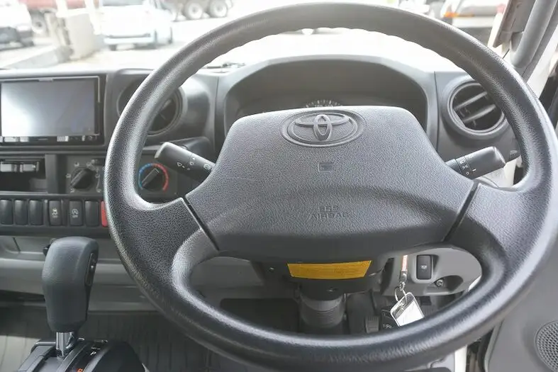 トヨタ ダイナ 小型 アルミバン TKG-XZU605 H29の中古トラック画像10