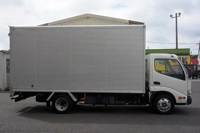 トヨタ トヨエース 小型 アルミバン TKG-XZU655 H29の中古トラック画像2