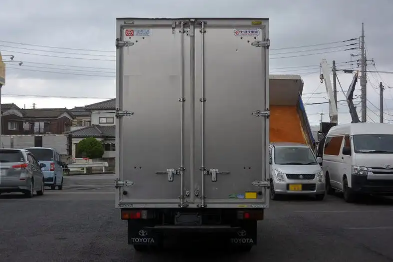 トヨタ トヨエース 小型 アルミバン サイドドア TKG-XZC605の中古トラック画像3