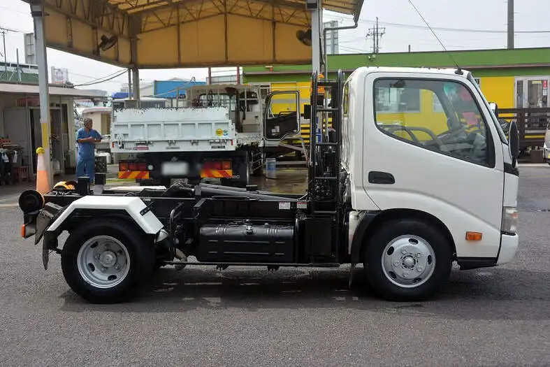 日野 デュトロ 小型 アームロール ツインホイスト BDG-XZU304Mの中古トラック画像2