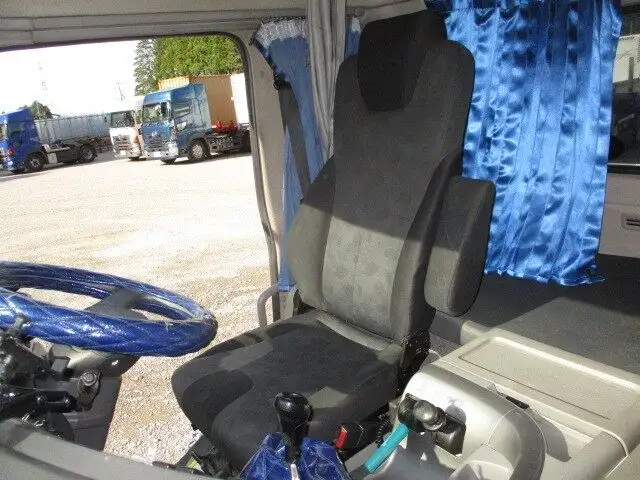 日産UD クオン 大型 トラクター 1デフ ベッドの中古トラック画像8