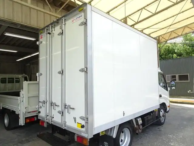 トヨタ ダイナ 小型 アルミバン 3枚観音 TKG-XZU675の中古トラック画像3