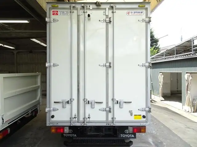 トヨタ ダイナ 小型 アルミバン 3枚観音 TKG-XZU675の中古トラック画像5