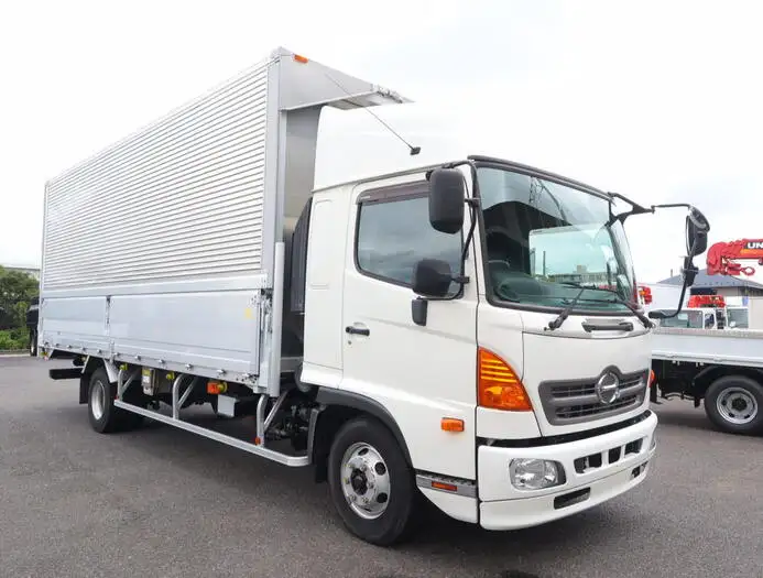 日野 レンジャー 中型/増トン ウイング ベッド TKG-FD7JLAAの中古トラック画像2