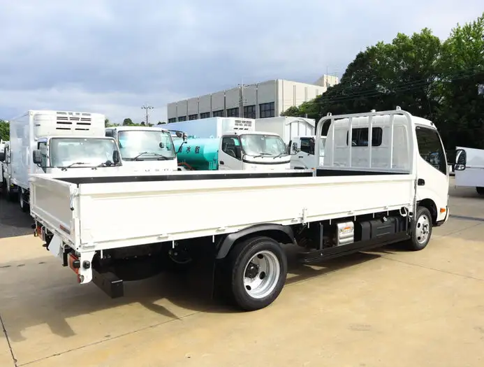 日野 デュトロ 小型 平ボディ 2RG-XZU655M R2の中古トラック画像3