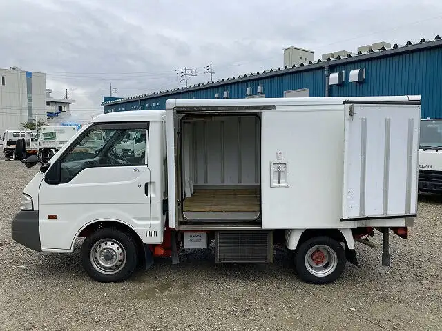 マツダ ボンゴ 小型 冷凍冷蔵 中温 サイドドアの中古トラック画像9