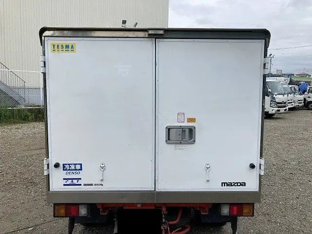 マツダ ボンゴ 小型 冷凍冷蔵 中温 サイドドアの中古トラック画像4