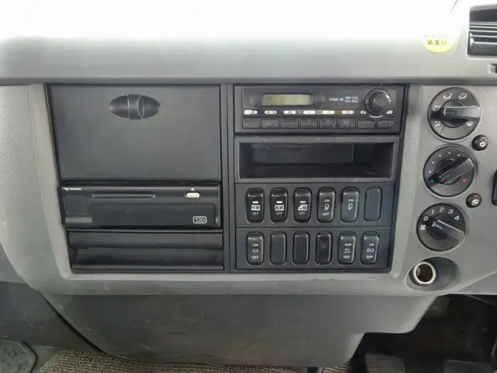 三菱 ファイター 中型/増トン 平ボディ ベッド PDG-FM62FZの中古トラック画像10