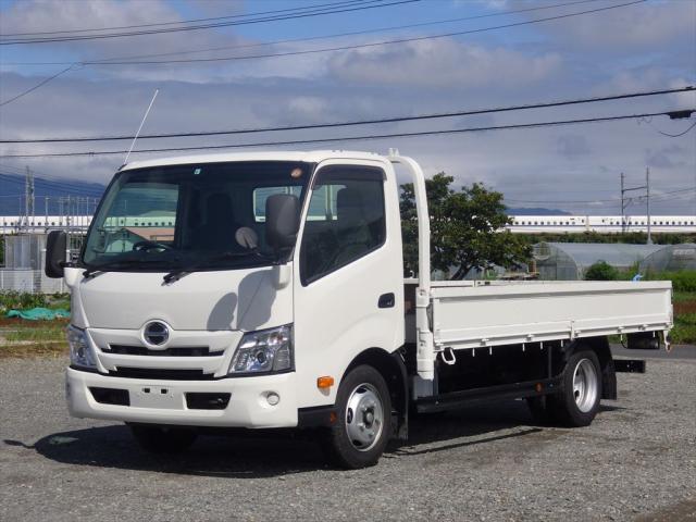 日野 デュトロ 小型 平ボディ ワイドロング 2RG-XZU710M
