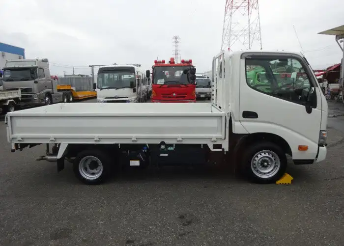 トヨタ ダイナ 小型 平ボディ 2DG-GDY281 R4の中古トラック画像3